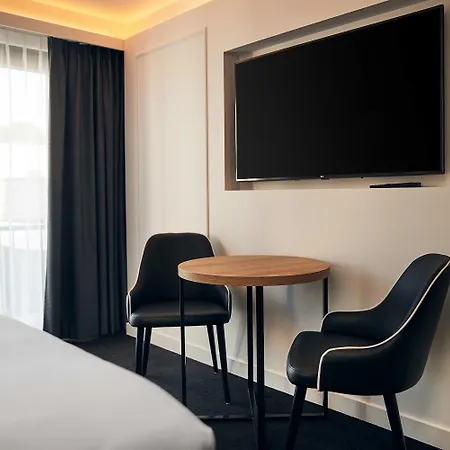 Gr8 Hotel